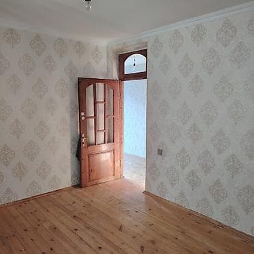 bar: 2 otaqlı həyət evi - Plan: dəhliz, 2 ayrı otaq, mətbəx, sanitar — 10