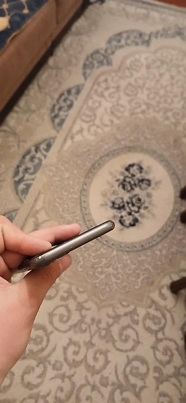 d 90 nikon: IPhone 11, 64 GB, Qara — 4