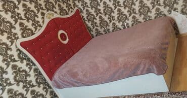 qtaq qapısı: İkinəfərlik çarpayı, Dolab — 2