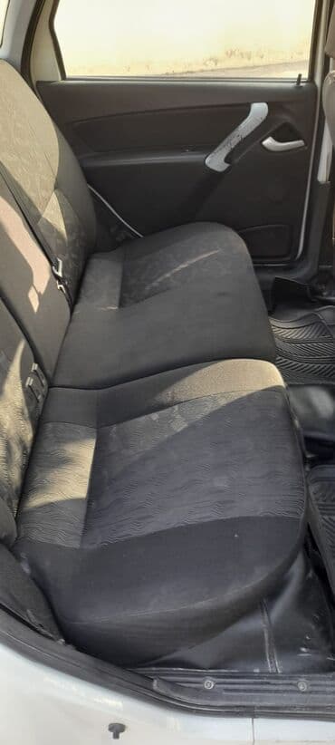 vaz oturacaqları: VAZ (LADA) Granta: 1.6 l | 2015 il 350 km Sedan — 5