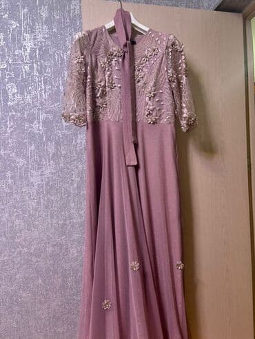 qadın şalvar: 1) Cins gödəkçə 30azn 2) Çəhrayı ziyafət donu 40azn 3) Bej ziyafət — 2