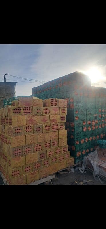 Audi: Dekorativ iran kərpicləri — 1