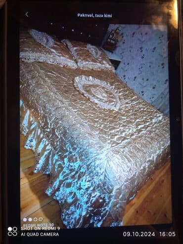 Yataq üçün İşlənmiş rəng - Qızılı Yataq örtüyü