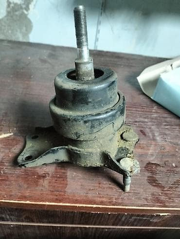 Motonəqliyyat: Leksuz RX 300 matorun Arxa padusqasi islenmisdi yaxsi vezyetdedi — 2