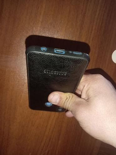 Samsung 32 GB, rəng - Qara