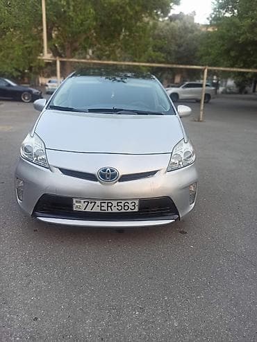 prius manitoru: Toyota Prius: 1.8 l | 2013 il Sedan — 6