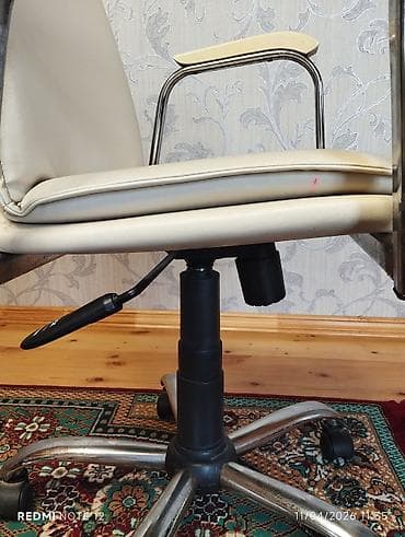 sumqayıt mebel: İşlənmiş, Təkərli, Qolları tənzimlənmir, Süni dəri — 8