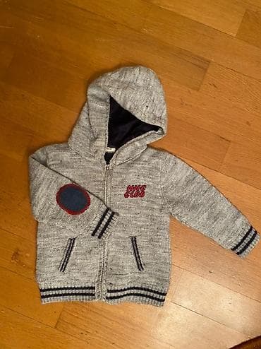 Uşaq ayaqqabıları: Az geyinilib,25 man alınıb,1 yaw,1yaw yarıma kimi geyinmek olar — 1