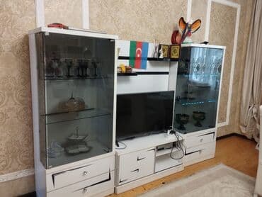 komputer altlığı: TV altlığı — 1