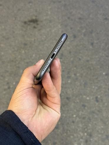 philips xenium 9@9d: IPhone 11, Qara, Face ID — 6