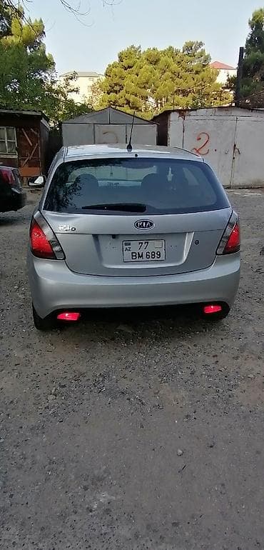 maşlar: Kia Rio: 1.5 l | 2010 il Hetçbek — 2