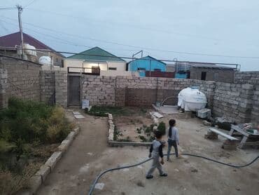 xacmazda evler: Satılır: həyət evi - Tikinti: daşdan, bir mərtəbə. Geniş eyvanlı — 5