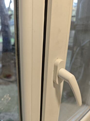 Отопление и нагреватели: Plastik pəncərə rezini. Plastik qapılardada (hamam tualet) qapılarında — 3