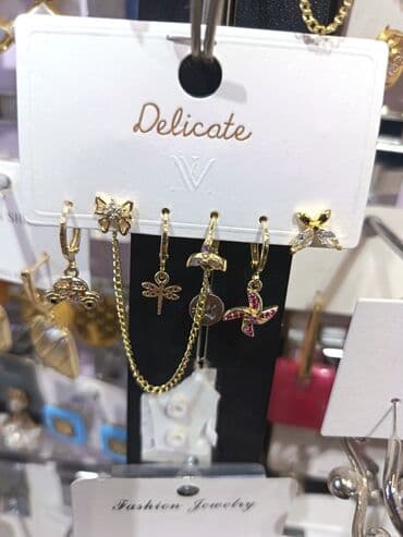 sebeke qizil sirqalar: Zərgərlik dəstləri – zövqlü aksesuar seçimi 1) Yaşıl daşlı çiçək — 6