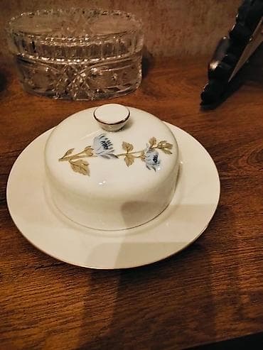Porselen yağ qabı – qapaqlı və boşqablı set - Material: incə porselen at lalafo.az Porselen yağ qabı – qapaqlı və boşqablı set - Material: incə porselen