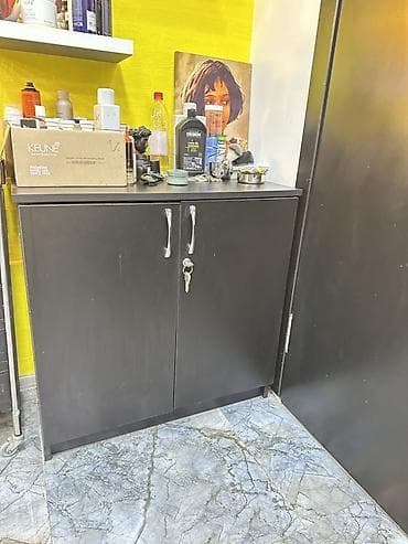 ofis desti: Qara rəngli mebel dəsti – salon və ofislər üçün praktik saxlama həlli — 1