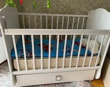 ikinci el gence: Aynur 4540 💫 Beşik əla vəziyyətdə. 80 azn. Matras və oyuncaqla — 1