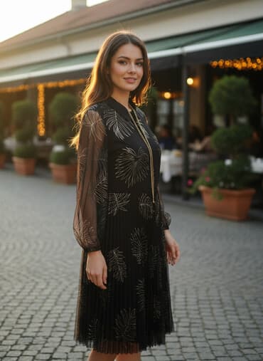 qadin donlari sekilleri: Qara rəngli, qızılı naxışlı zərif don. - Parça: üst hissə atlas — 1