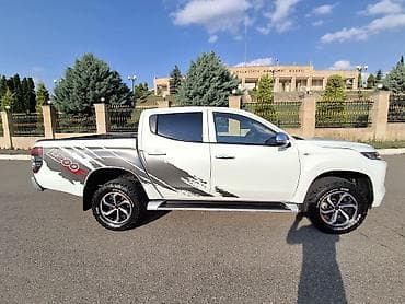 lexus rx 470: Mitsubishi L200: 2.5 l | 2020 il 147000 km Pikap — 4