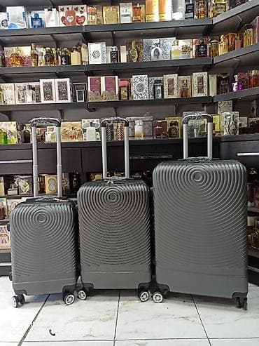 Çamadanlar: Sərt korpuslu 3-lük çamadan dəsti - Material: yüngül və davamlı — 1