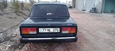 Lada 2107 sedan – yaşıl arxaötürücülü, 4 qapı. Texniki xüsusiyyətlər