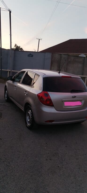 авто под выкуп бишкек: Kia Cee’d, gümüşü rəngli hetçbek. Xarici: - Orijinal Kia radiator — 2