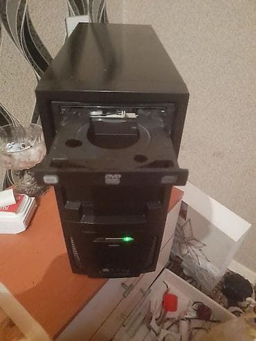 Kompüter, noutbuk və planşetlər: Masaüstü sistem bloku. işlək vəziyətdə'dir. 20 manat istəyən — 1