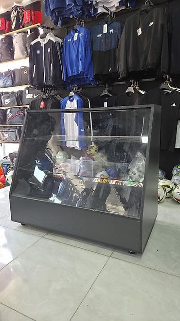Оборудование для магазинов: Mağaza vitrini – şüşəli vitrin stendi - Material: möhkəm metal/gövdə — 1