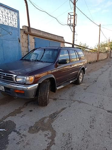 Nissan Pathfinder: 3.3 l | 1997 il Ofrouder/SUV