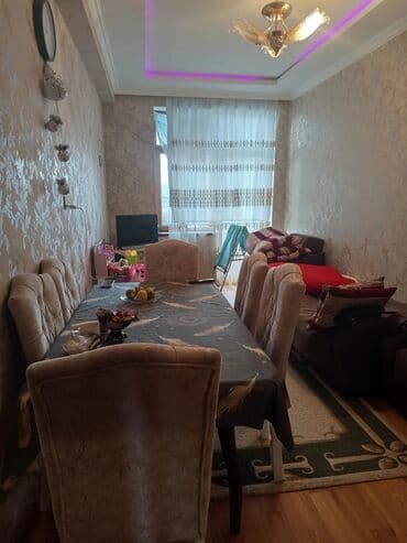 bilinçik tavası: Qonaq otağı üçün, Açılmayan, Dördbucaq masa, 6 stul — 8