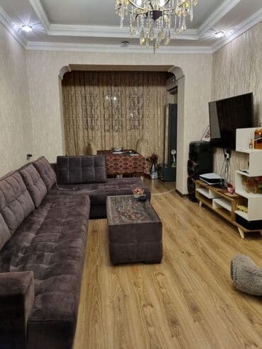 Bakı, 7-ci mikrorayon, 3 otaqlı, Köhnə tikili, m. Dərnəgül, 80 kv. m