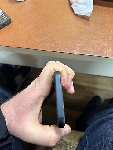 ayfon 7 s: IPhone 16, Qara, Face ID — 6