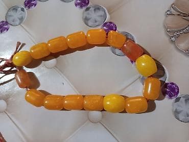 Məhsul: kehraba təmiz qədim Təsvir:qiyməti biri 35 manat - -