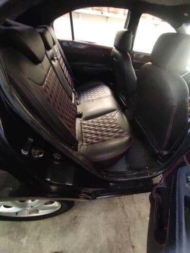 hundai disk: Hyundai Accent – sedan, qara rəng. Xarici: - Qara gövdə, qara — 5