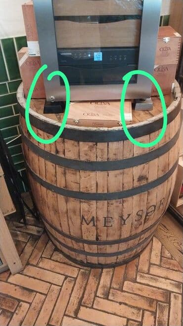 Digər əntiq əşyalar: Məhsul: Mexaniki tikiş maşını (əl fırlatmalı) Təsvir: - Klassik — 2