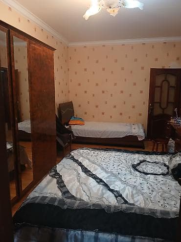 4 otaqlı ev alıram: Bakı, 8-ci mikrorayon, 4 otaqlı, Köhnə tikili, 110 kv. m — 2
