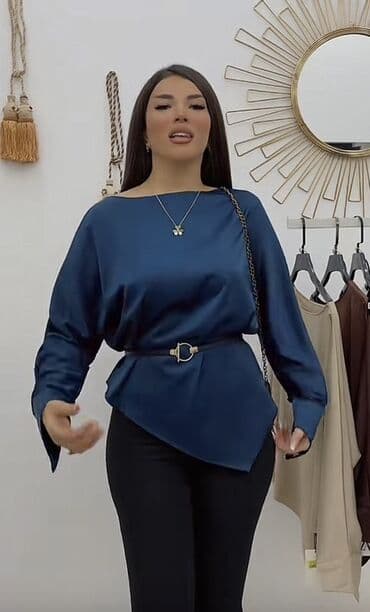 sarocka modelleri kisi: Zərif atlas fakturalı qadın bluzası - Rəng: tünd göy - Parça: yumşaq — 1