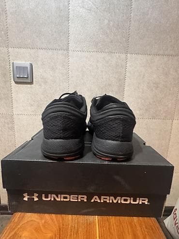 Мужская обувь: Original Under Armour Charged qaçış ayaqqabısı - Model: Under Armour — 10