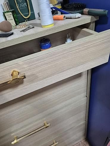 divan taxta: Ayaqqabı dolabı - 8 aydir almişam ciziği qopuğu yoxdur. seliqeli — 4