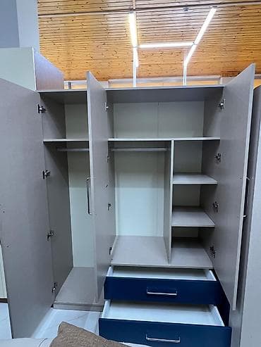 i̇şqaf: *Dolab satılır* Dolab ölçüleri Eni 142sm Hund 190sm Derinlik 54sm — 2