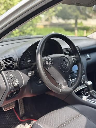 qirmizi 07: Mercedes-Benz C-Class: 2.5 l | 2006 il Sedan — 7