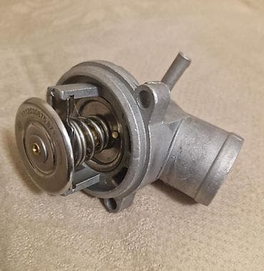 YENİDİR! Mersedes W 202. çeşka modelleri üçün TERMOSTAT. ,,istifadə