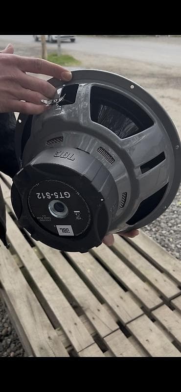 iphone 13 kabro: JBL GT5-S12 12" avtomobil subvuferi - Güc: 1200 W peak (300 W RMS — 4