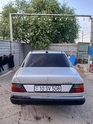 mercedes e240 kompressor: Mercedes-Benz W124: 2.3 l | 1992 il Sedan — 5