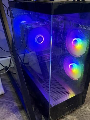 Kompüter və noutbuk aksesuarları: Gaming kompüter komplekti Tərkib: - Sistem bloku: şüşə panelli — 2