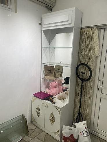 Оборудование для мойки: Стеклянная витрина-шкаф — 2