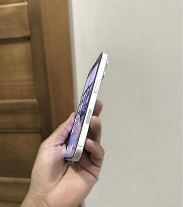 iphone duabi: IPhone 16, 128 GB, Ağ, Zəmanət, Simsiz şarj, Face ID — 7