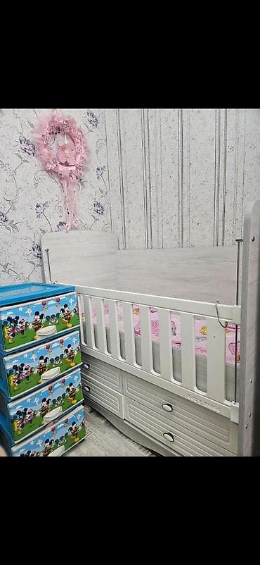 Uşaq mebeli: Oğlan və qız üçün, Dördbucaq, Beşik, Dəstsiz, Matras ilə, Yellənmə mexanizmsiz — 1