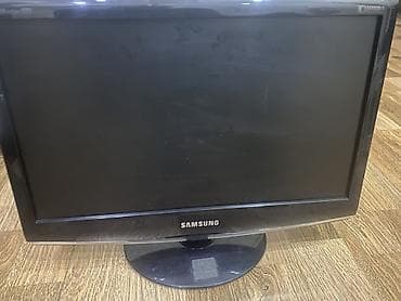 klavyatura komputer: Samsung LCD monitor - Ekran diaqonalı: təxminən 19–22 düym (geniş — 1
