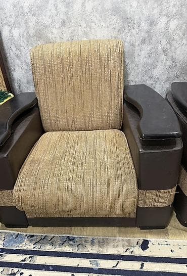 divan kafe: Qonaq otağı üçün yumşaq mebel dəsti - Tərkib: 3-4 nəfərlik divan + 2 — 4